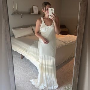 Lulus satin dress for sale. Only ever tried on. Size M.